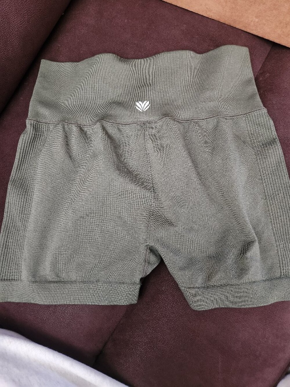 FOREVER 21 Active Shorts (M)